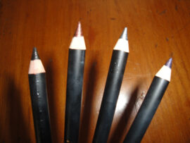 Je dévoile un de mes secrets de beauté : les crayons pailletés de Sisley