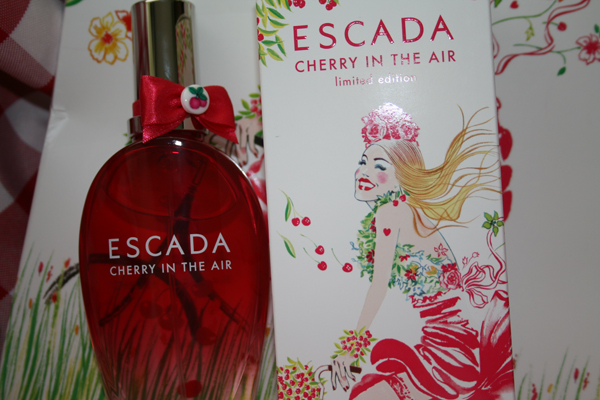 Deviens une Cherry girl avec le nouveau parfum Escada [concours] - PouletteBlog