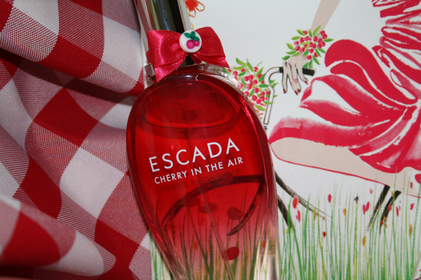 Deviens une Cherry girl avec le nouveau parfum Escada [concours] - PouletteBlog