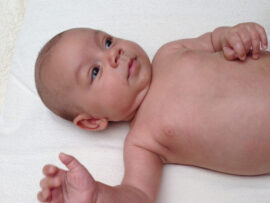 Marcel a testé les Ateliers Massage bébé de Weleda